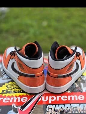 Size 8M - Jordan 1 Mid SE Turf Orange